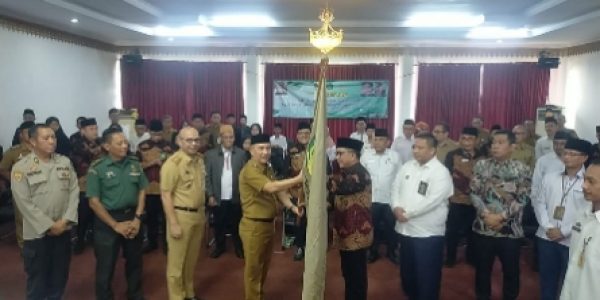 Pj. Bupati Tanggamus Mulyadi Irsan Melepas Kafilah MTQ ke-50 Tingkat Provinsi Lampung