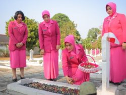 Bhayangkari Polda Lampung Laksanakan Ziarah Dan Tabur Bunga Jelang HUT HKGB