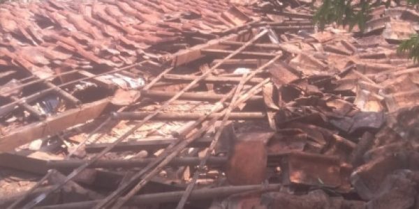 Kisah Sedih Lansia Pemulung di Sumberejo Tanggamus, Rumah Lapuknya Roboh