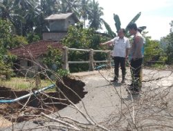 PJ Bupati Tinjau Banjir dan Tanah Longsor  di  Kecamatan Semaka dan  Pematang Sawa