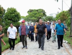 Gubernur Arinal Dan Ibu Riana Bersama Jajaran OPD Pemprov Lampung Senam Bersama Di Kebun PKK Agropark Sabah Balau