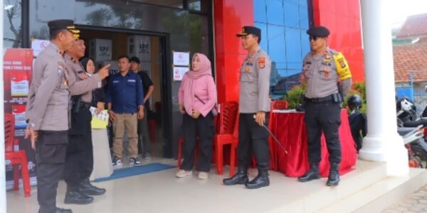 Pastikan Logistik Pemilu 2024 Aman, Kapolresta Bandar Lampung Tinjau Sejumlah PPK
