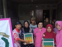 Bhayangkari Tanggamus Gelar Bakti Sosial untuk Warga Terdampak Banjir di Kecamatan Talang Padang