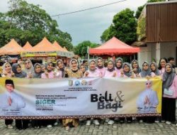 Sekwan DPRD Lampung Tina Malinda Bersama Ketua Dekranasda Gelar Beli dan Bagi
