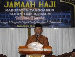 Pj. Bupati Mulyadi Irsan Didampingi Kepala Kantor Kemenag Melepas 335 Jemaah Haji Kabupaten Tanggamus