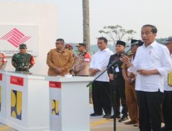 Jokowi Lanjutkan Kunjungan ke Lampung Barat dan Tanggamus dengan Pengawalan Ketat Polda Lampung