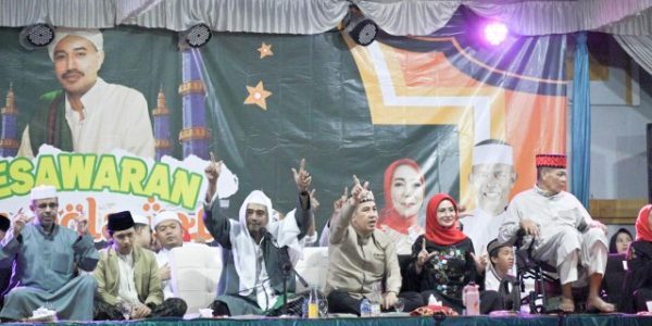 Rangkaian HUT Pesawaran, Ribuan Masyarakat Bersama Bupati Pesawaran Bersholawat