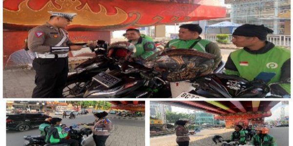 Satgas Operasi Patuh Krakatau Polda Lampung, Berikan Edukasi Keselamatan Lalu Lintas Kepada Driver Ojol