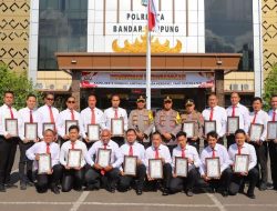 21 Personel Berprestasi Terima Reward Dari Kapolresta Bandar Lampung