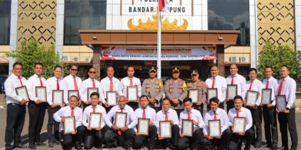 21 Personel Berprestasi Terima Reward Dari Kapolresta Bandar Lampung