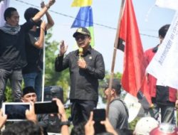 Mingrum Gumay Temui Aksi Demo Mahasiswa