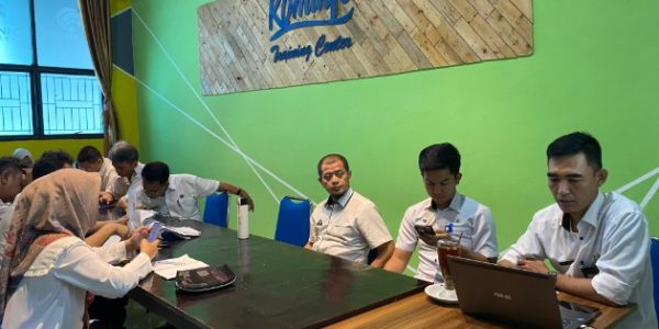 Diskominfotiksan Pesawaran Gelar Pembahasan Tentang Daftar Informasi Publik