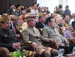 Ketua Komisi V dan Sekwan DPRD Lampung Hadiri Acara Pemberian Gelar Adat Kepada Pj. Gubernur