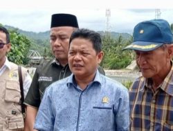 Anggota DPRD Provinsi Lampung Kunjungi Tanggul Jebol di Pesibar