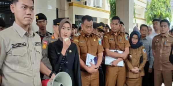 Polres Lahat Kawal dan Amankan Aksi Unjuk Rasa Team Advokasi Perangkat Desa