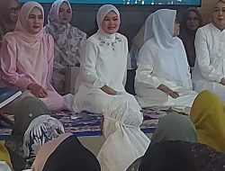 Pada Pengajian Rutin Dharma Wanita BKMT Lahat