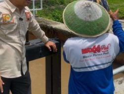 Anggota DPRD Lampung Yusnadi Tinjau 12 Pintu Air di Lampung Timur