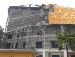 Tiada Angin Tiada Ujan Gedung DPRD Kabupaten Pesawaran Ambruk