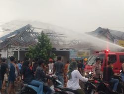 Polsek Kota Agung Identifikasi Kebakaran Rumah Beserta Toko di Jalur Dua Ir. Juanda