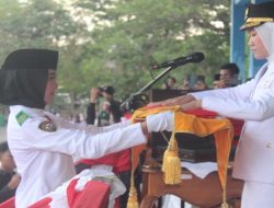 Wabup Lahat Menjadi Inspektur Upacara Penurunan Bendera HUT RI ke-80