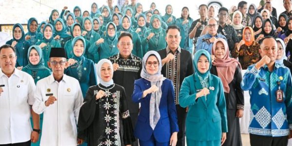 Bupati Pesawaran Kukuhkan Pengurus TP PKK, Dekranasda, Perwosi, Posyandu, dan Bunda Literasi Kecamatan Periode 2025–2030