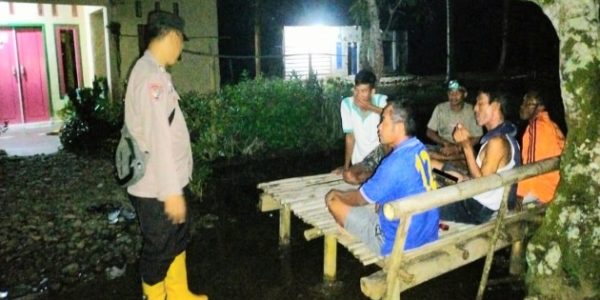 Polsek Pematang Sawa Identifikasi Banjir Rob, Air Laut Sempat Menggenang di Tiga Pekon