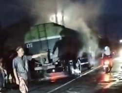 Polsek Wonosobo Identifikasi Kebakaran Bagian Belakang Truk Tangki Bermuatan CPO