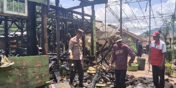 Polsek Pulau Panggung Identifikasi Kebakaran Rumah di Ulu Belu