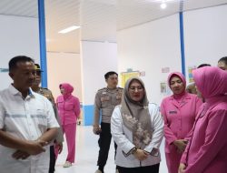 Ketua Bhayangkari  Tanggamus Tinjau Dapur SPPG, Pastikan Program Makan Bergizi Gratis Berjalan Optimal