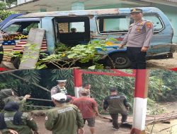 Sat Lantas Polres Tanggamus Identifikasi Kecelakaan Angdes Terjun ke Sungai