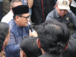 Ketua DPRD Provinsi Lampung Duduk Bersama Aksi Demo Mahasiswa