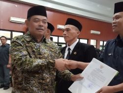 Bursah Zarnubi(BZ) Lantik dan Berikan Tugas Kepala Sekolah SD dan SMP Se-Kabupaten Lahat