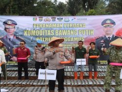 Polres Tanggamus Tanam Perdana Bawang Putih Dukung Ketahanan Pangan Nasional di Ulu Belu