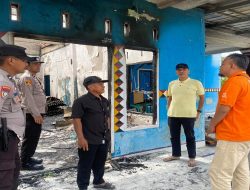 Polsek Wonosobo dan Inafis Polres Tanggamus Lakukan Olah TKP Kebakaran Kantor Pekon Sridadi