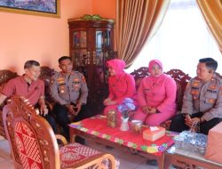 Hari Bhayangkara ke-80, Kapolres Tanggamus Lakukan  Anjangsana ke Purnawirawan dan Warga Sakit