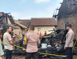 Polsek Pugung dan Inafis Polres Tanggamus Identifikasi Kebakaran Rumah di Rantau Tijang