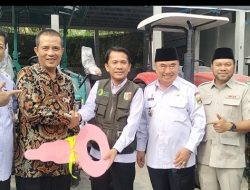 Bupati Tanggamus Serahkan Lima Unit Alsintan Bantuan Kementan, Perkuat Modernisasi Pertanian