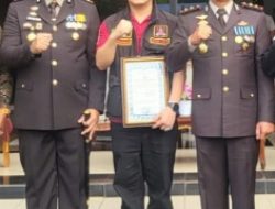 Polresta Bandar Lampung Berikan Piagam Penghargaan Kepada Ketua DPC Grib Jaya Kota Nicoulaus Atas Dedikasi Sebagai Sabuk Kamtibmas Hut Ke-80