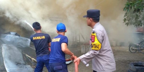 Polsek Talang Padang Identifikasi Kebakaran Bangunan BTS di Gisting