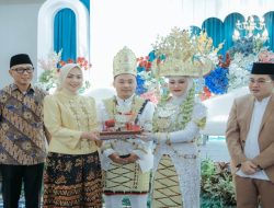 31 Pasangan Ikuti Nikah Massal Begawi Cinta Lampung 2026, Gubernur Mirza Tekankan Pentingnya Agama dan Dialog dalam Rumah Tangga
