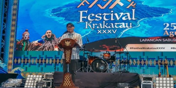 Gubernur Lampung Buka Festival Krakatau XXXV, Dorong Pariwisata Beri Dampak Ekonomi bagi Masyarakat