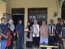 PWI Lahat Memberikan Empati Tanda Kasih Kepada Keluarga Juru Parkir Yang Tewas Terbunuh